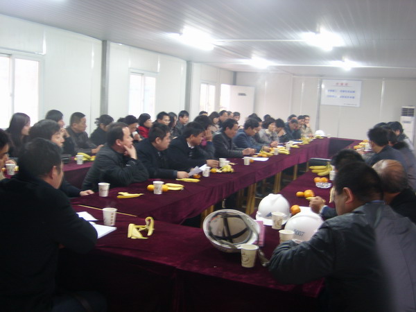 南京棲霞區(qū)馬群街道辦到我公司進(jìn)行了考察，開展了有關(guān)科學(xué)發(fā)展觀的研討會(huì)